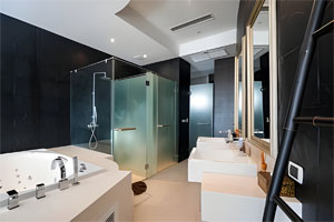 Bathtub-to-Shower-Conversion-Woodlands