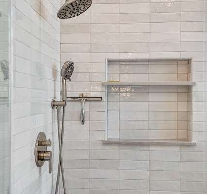 Shower installation