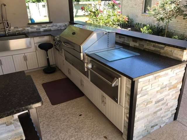 outdoor kitchen in Montgomery County TX